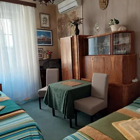 Zeljana Apartment